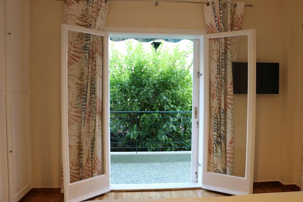 Glyfada Path Of Poets Apartment Атина Екстериор снимка