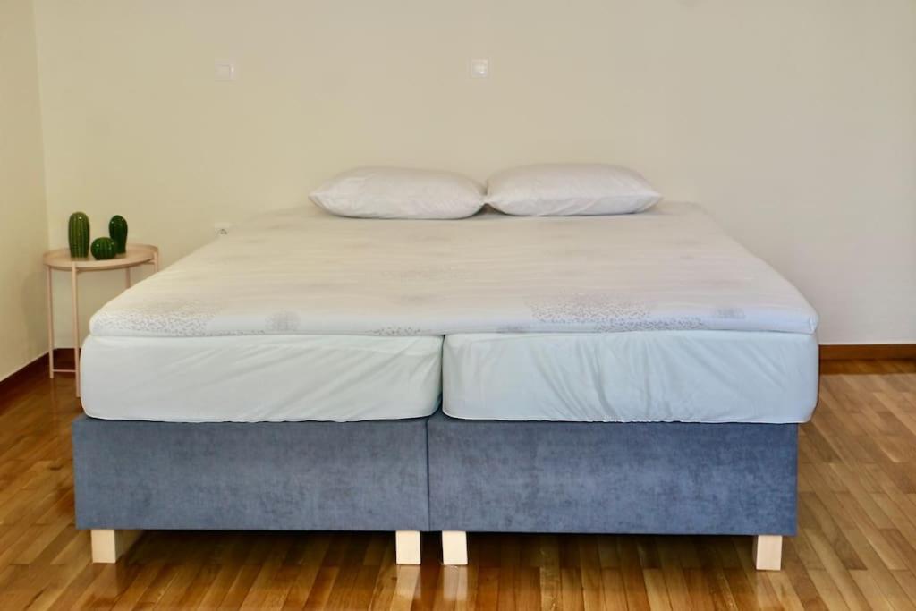 Glyfada Path Of Poets Apartment Атина Екстериор снимка