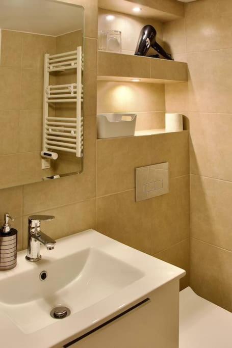 Glyfada Path Of Poets Apartment Атина Екстериор снимка